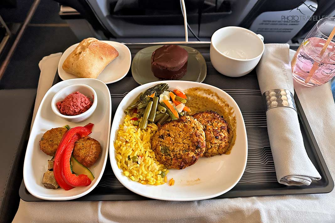 Ein vegetarisches Gericht in der Saga Class von Icelandair