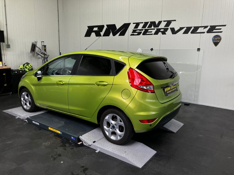 RM tintservice ramen blinderen lampen tinten ford fiesta yellow (Web)