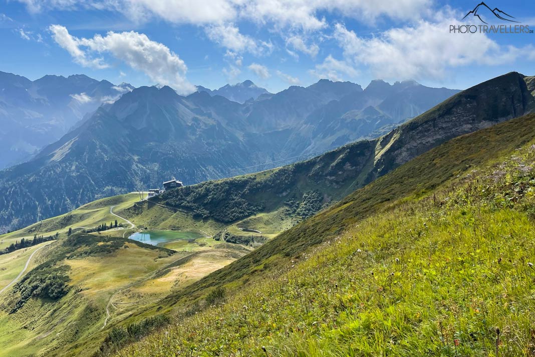 Der Blick auf die Mittelstation der Fellhornbahn