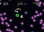 Un jeu d'arcade rétro avec des vaisseaux spatiaux et des effets lumineux en noir et violet.