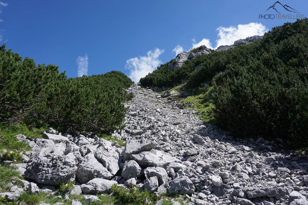 Ein steiles Geröllfeld auf dem Weg zum Wannig-Gipfel