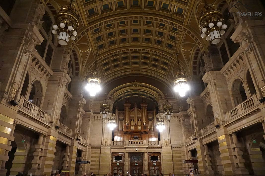 Die Orgel in der großen Halle der Kelvingrove Art Gallery in Glasgow