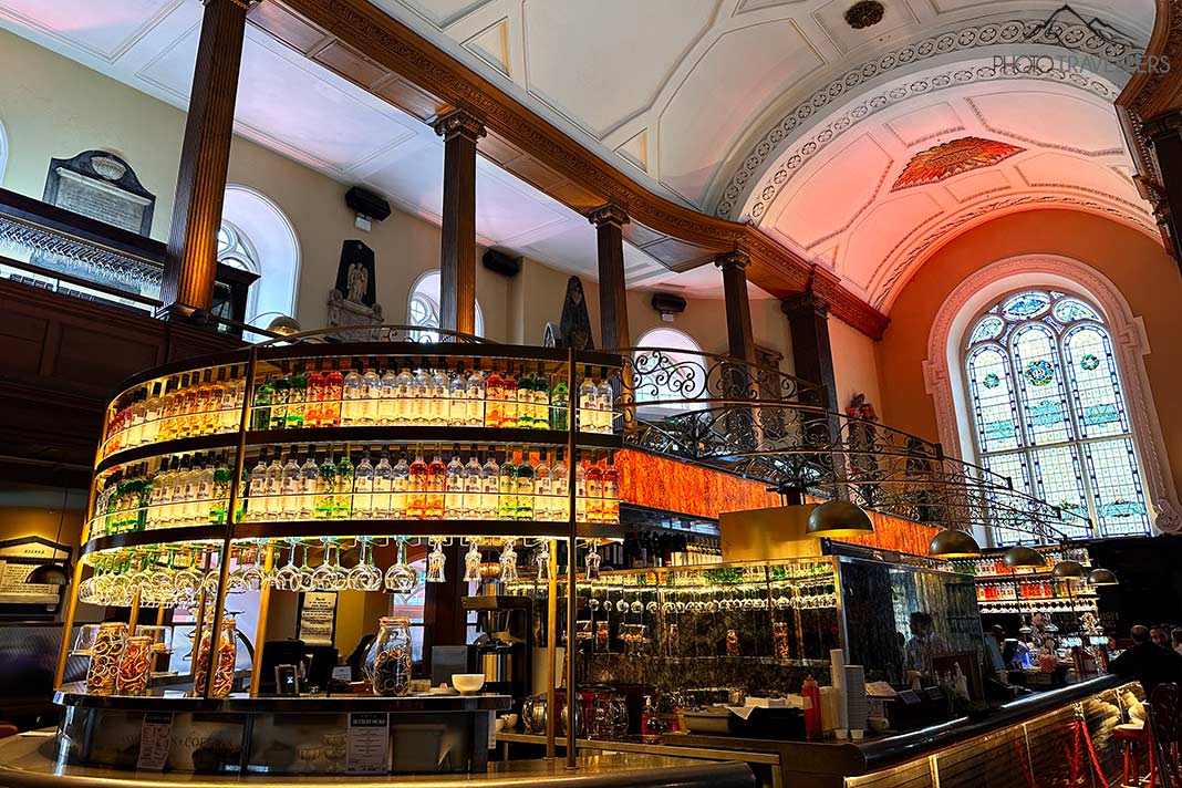 Die The Church Café Bar in Dublin