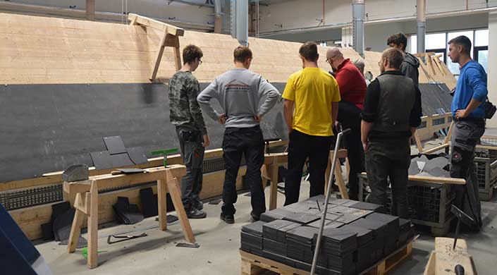 Bild von Azubis in Schule in Waldkirchen