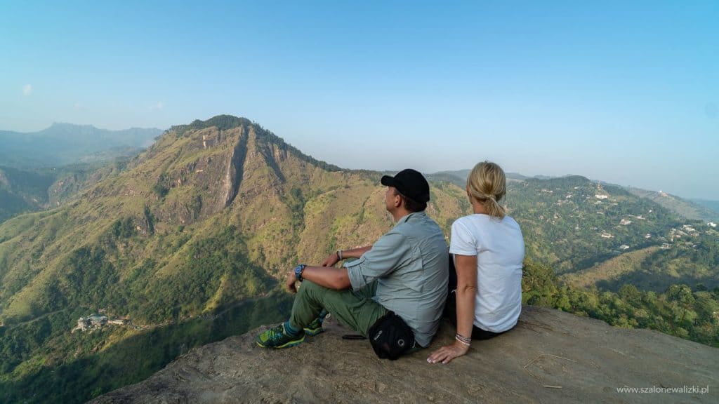 widok z little adams peak na ella rock