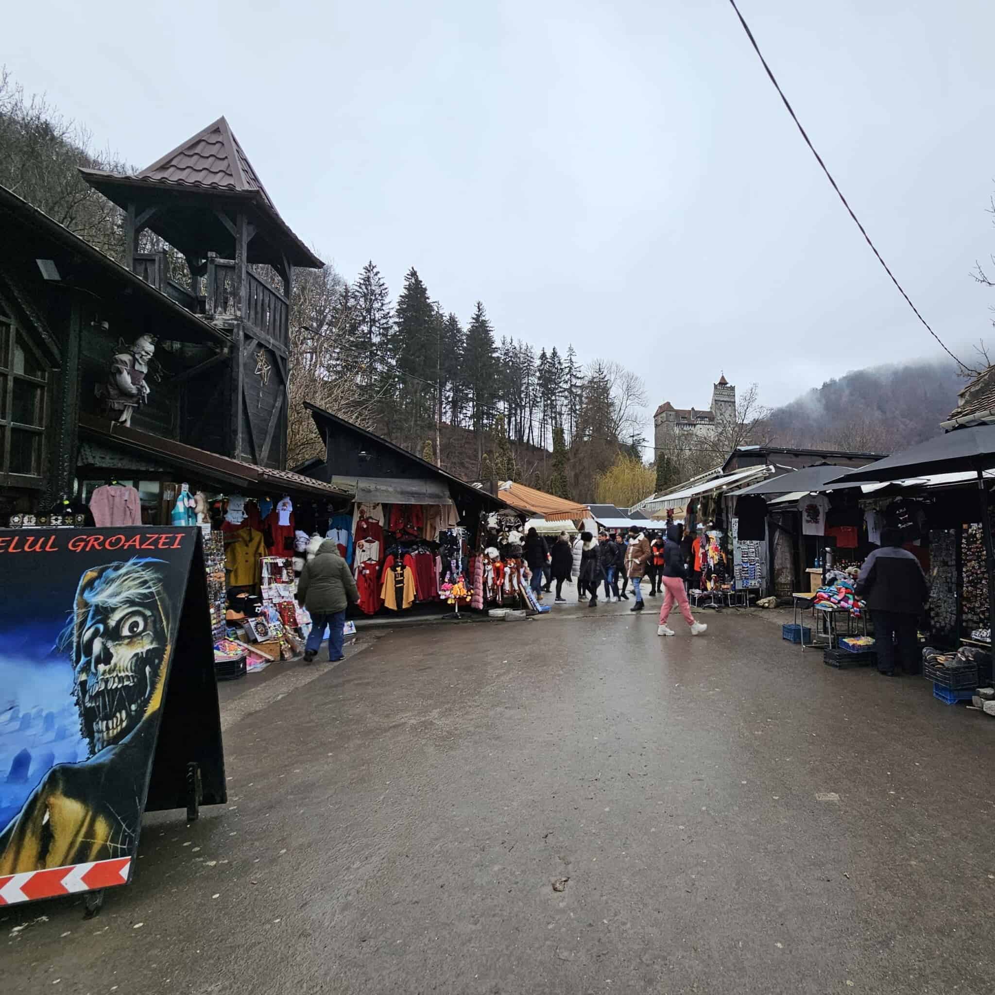 Castelul Bran - aleea spre castel