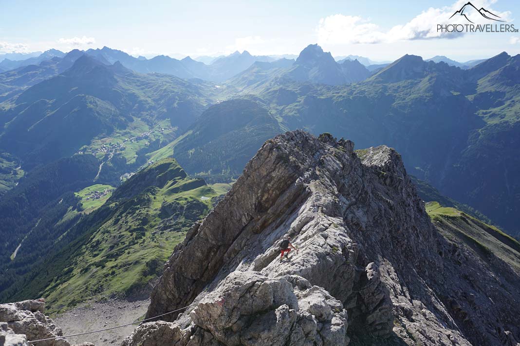 Mein Bergkumpel Maik, der einen seilversichteren Felsgrat quert