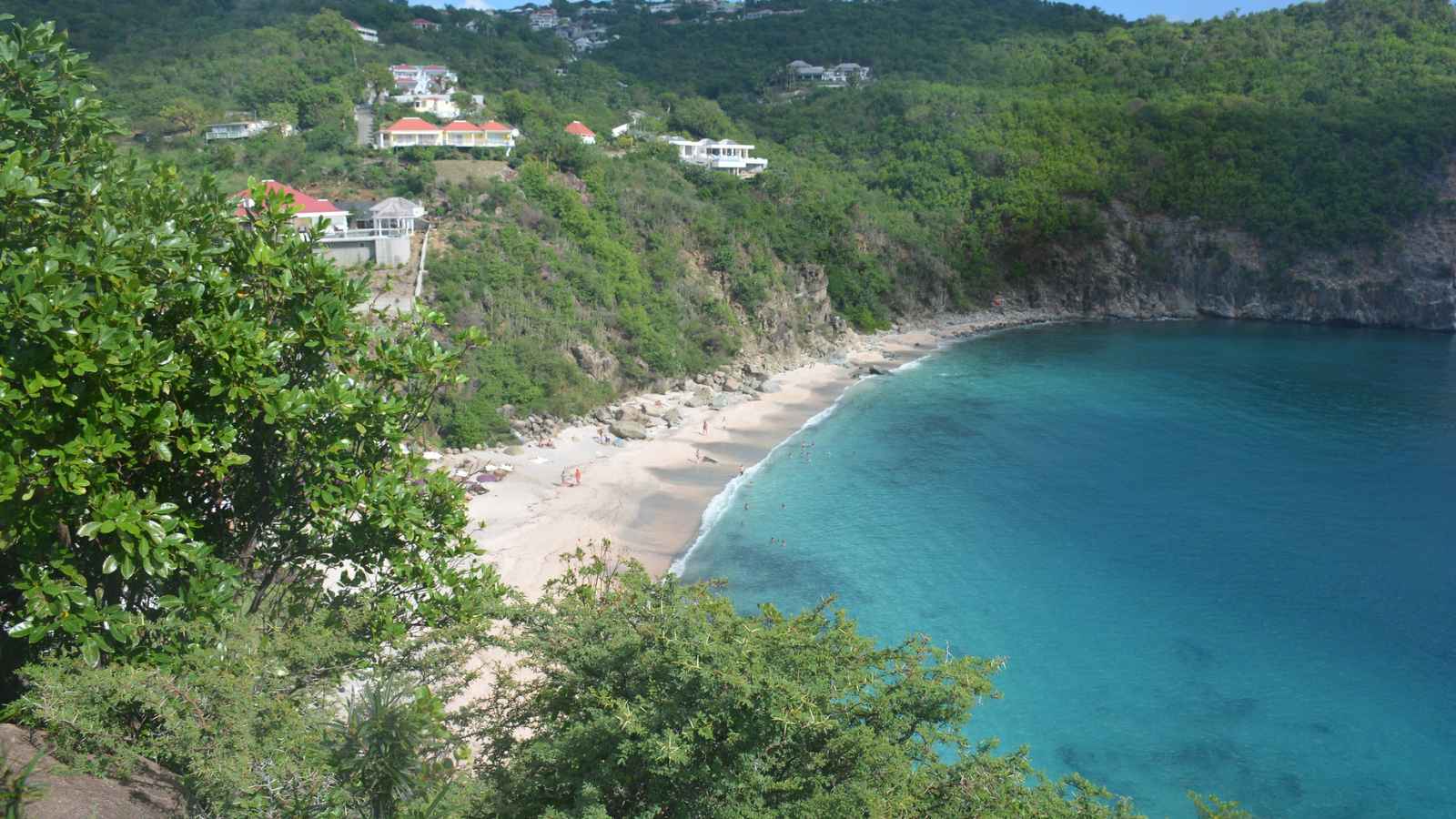 15 Caribbean Islands with the Most Crystal-Clear Waters You Have to See