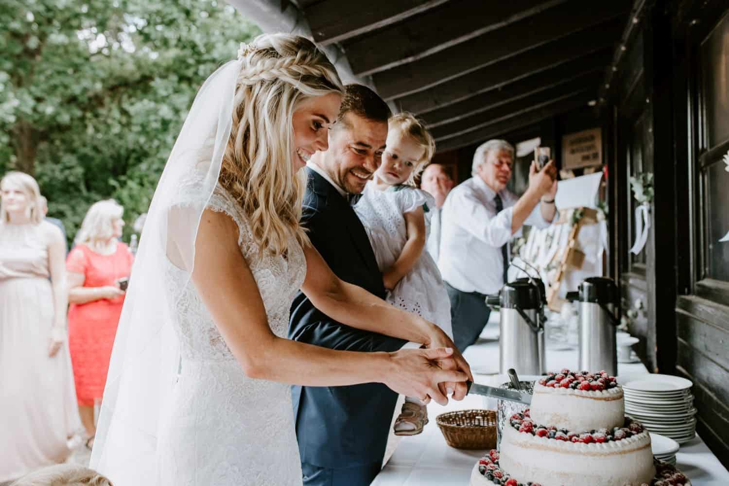 064 Hochzeitsfotograf Köln Adenbachhütte Hochzeit Adenbachhütte Hochzeit NRW Martin Luther Kirche Neuenahr Köln Bad Neuenahr Boho Vintage Hippie Elopement Vera Prinz 064 Hochzeitsfotograf Köln Adenbachhütte Hochzeit Adenbachhütte Hochzeit NRW Martin Luther Kirche Neuenahr Köln Bad Neuenahr Boho Vintage Hippie Elopement Vera Prinz