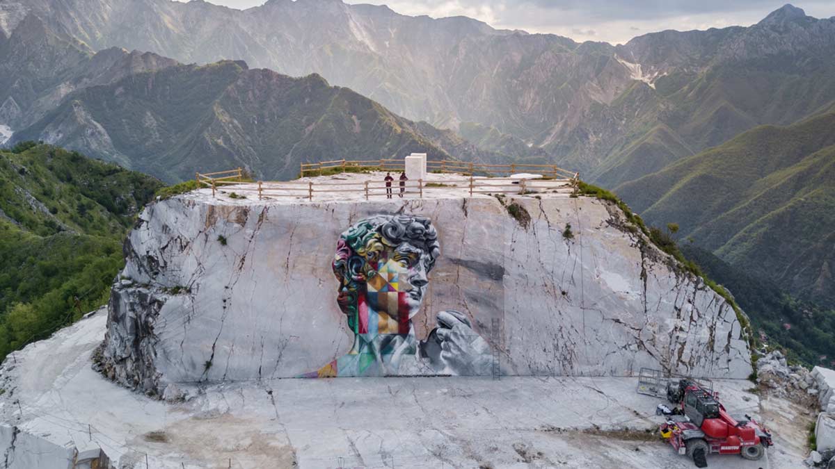 Das Bild zeigt das Kunstwerk David von Eduardo Kobra
