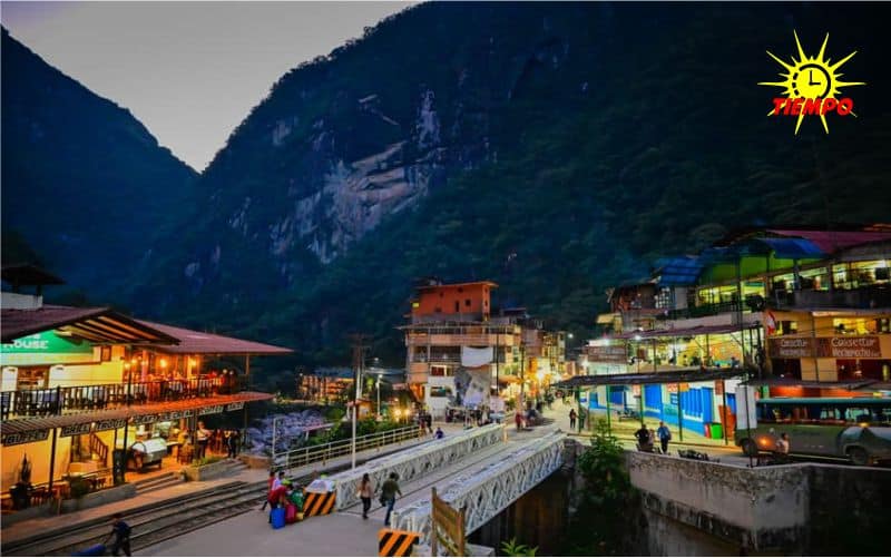 aguas_calientes_machu_picchu