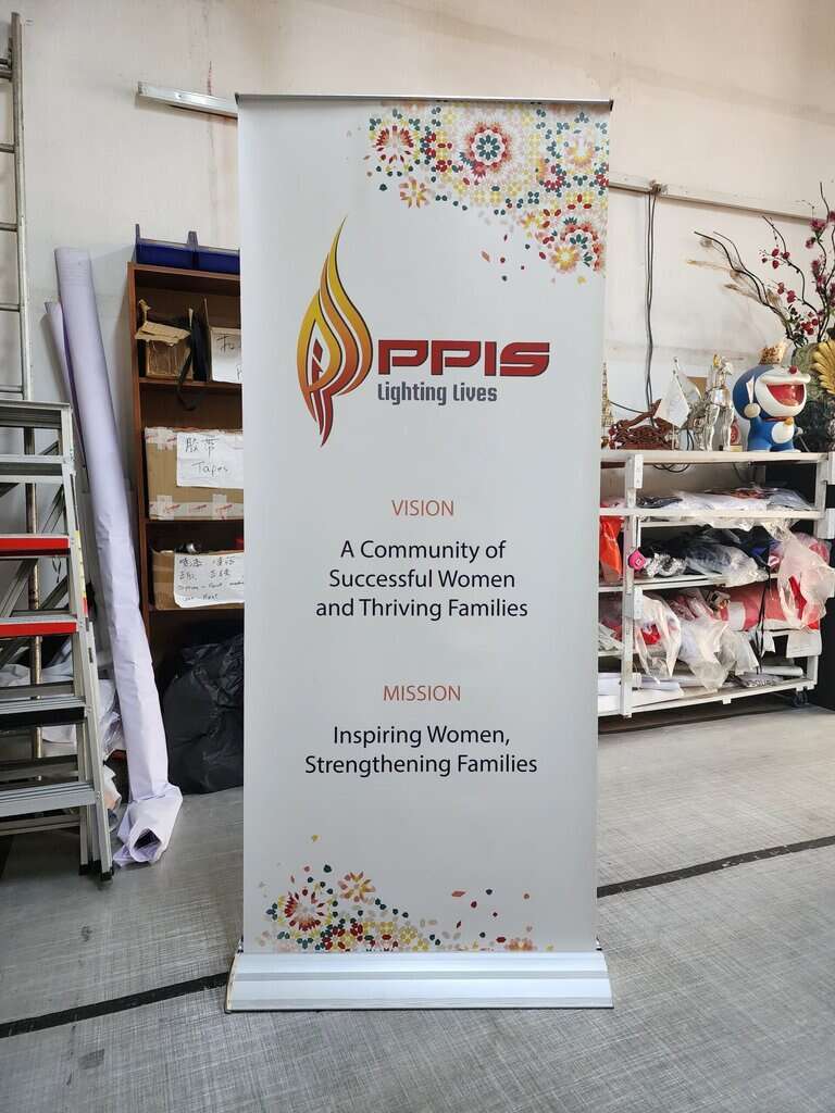 Luxury Pull up banner - front view Luxury Pull up banner - front view