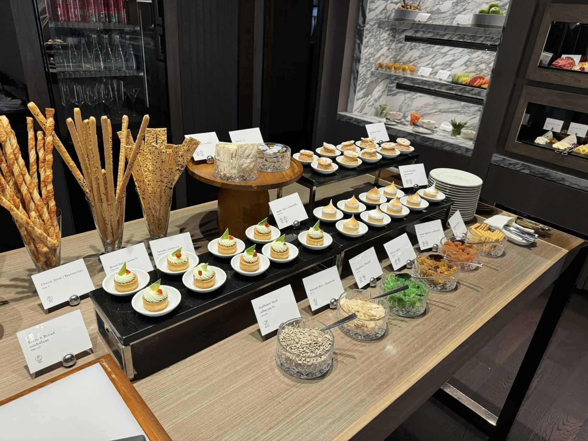 Review of the InterContinental Bangkok: Upscale Experience With Great Service in The Club Lounge 10 The Club Lounge Intercontinental Bangkok Review 03