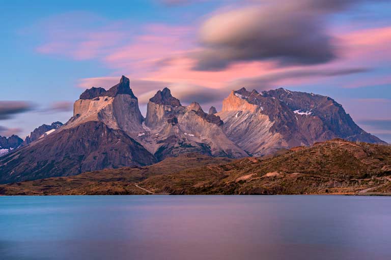 startseite-patagonien-sehenswuerdigkeiten Imposante Berge im Nationalpark Torres del Paine in Chile