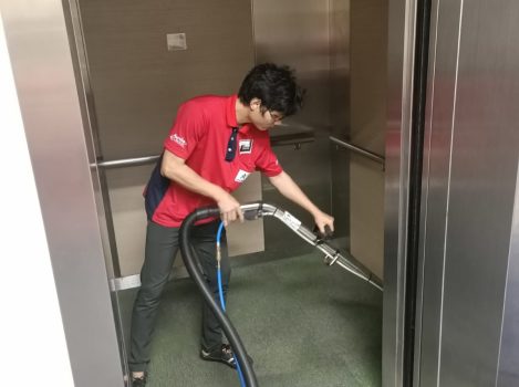 Carpet cleaning services in progress - Singapore Carpet Cleaning Pte Ltd Carpet cleaning services in progress - Singapore Carpet Cleaning Pte Ltd