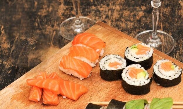 Champagne, Sushis et Makis