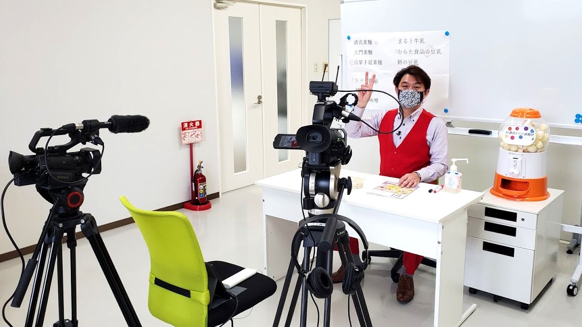 砺波衛星通信テレビさんがあたらしく作ったYouTubeチャンネル『富山laboチャンネル』の撮影!毎週月曜日に収録ですー、見学OK!! 1 20210524 141431 - 出張マジックショー