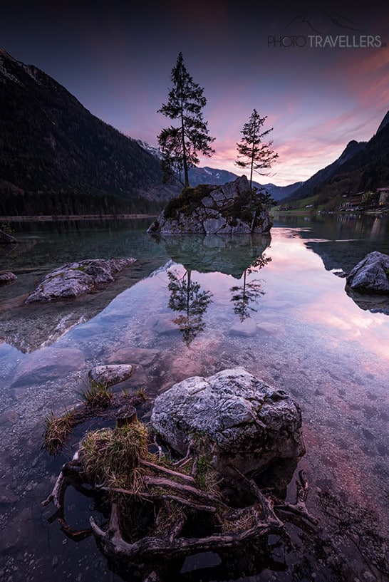 Die Felsen im Hintersee im Berchtesgadener Land im Dämmerlicht