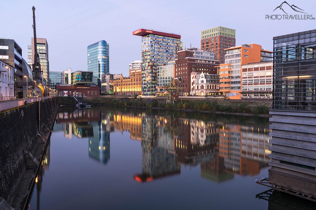 Der Medienhafen in Düsseldorf im Morgenlicht