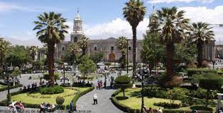 plaza-de-armas-arequipa.