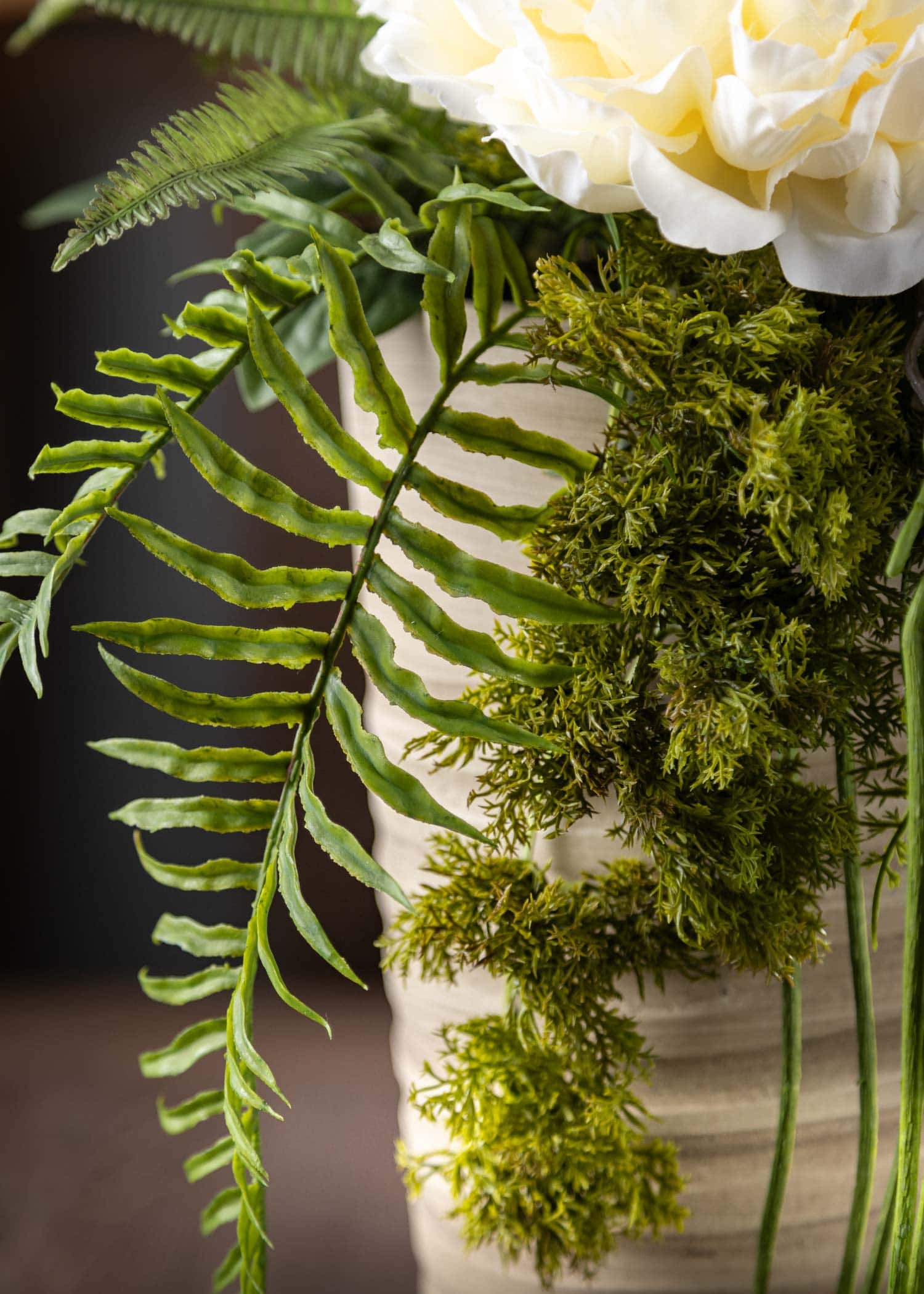 dettaglio-foglie-felci-composizione-fiori-artificiali-originali