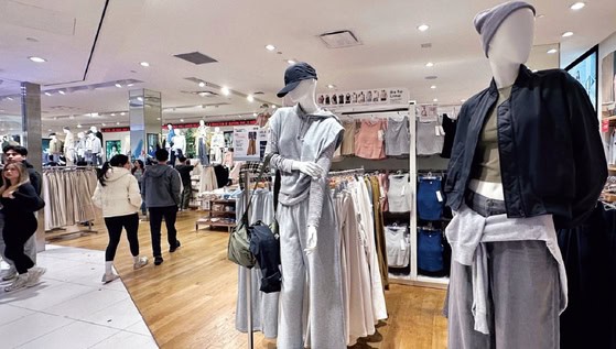 Few consumers are shopping at South Coast Plaza in Costa Mesa, CA spending cuts amid tariffs