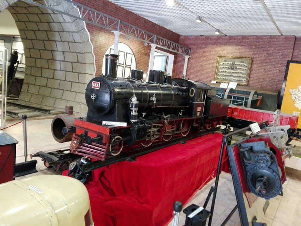 cu copilul la Muzeul CFR macheta locomotiva
