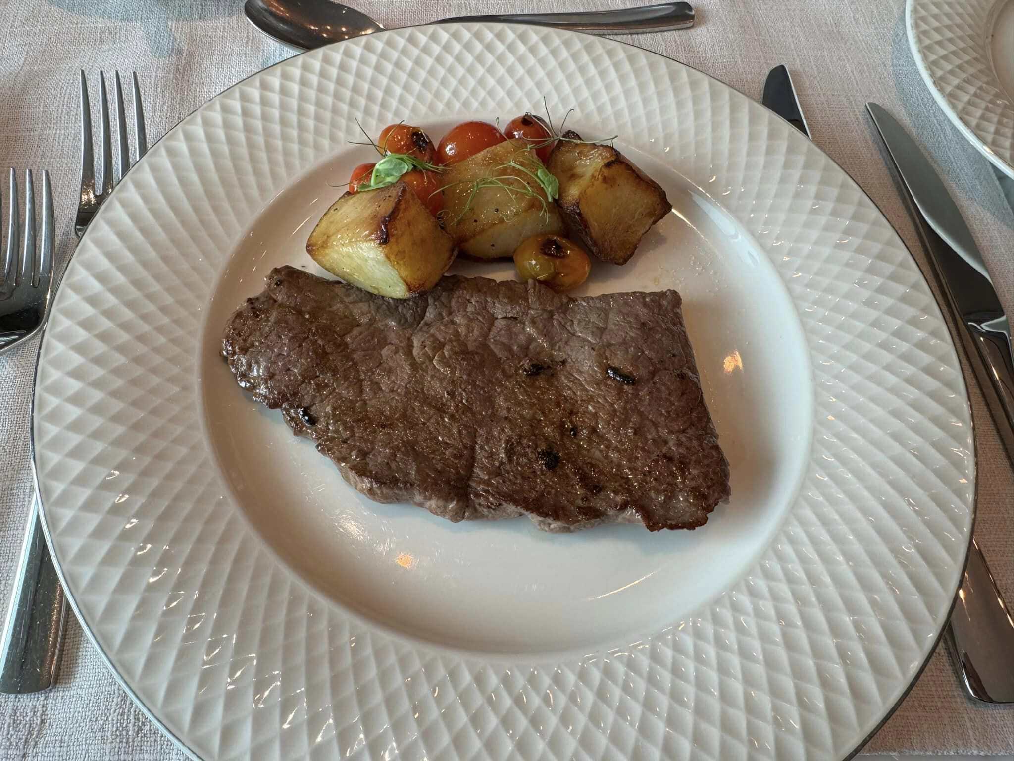 Review of the InterContinental Bangkok: Upscale Experience With Great Service in The Club Lounge 14 The Club Lounge Intercontinental Bangkok Review 07