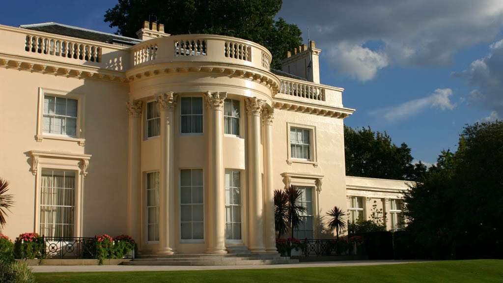 40-Bedroom Mansion Becomes Londonโs Most Expensive After Listing For $445 Million