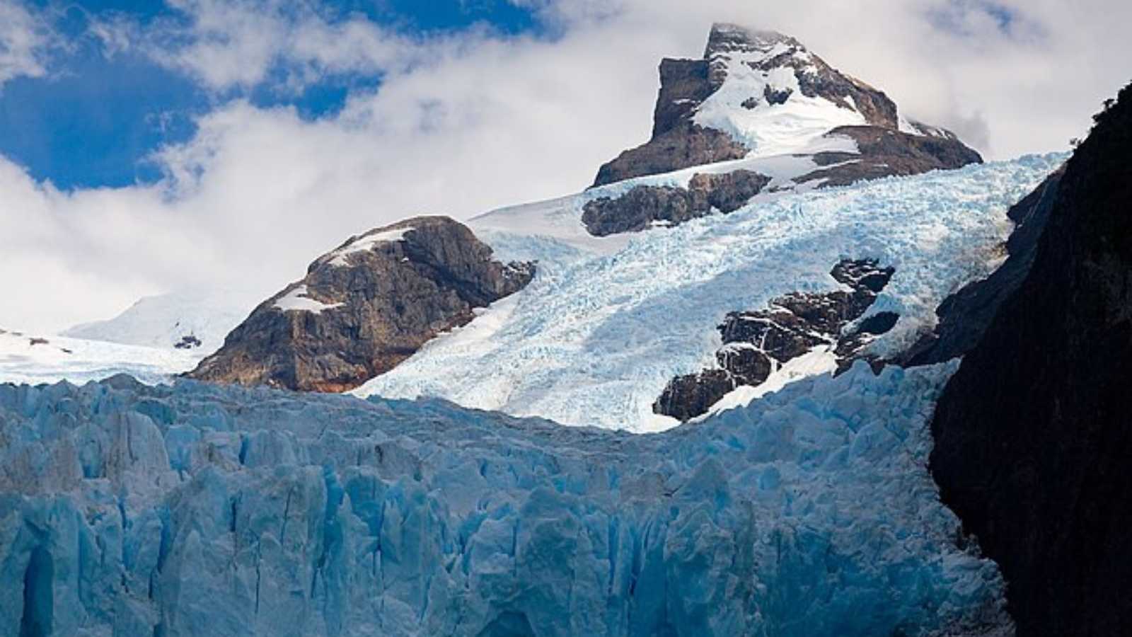 Stunning Photos of the World’s Most Colorful Natural Wonders