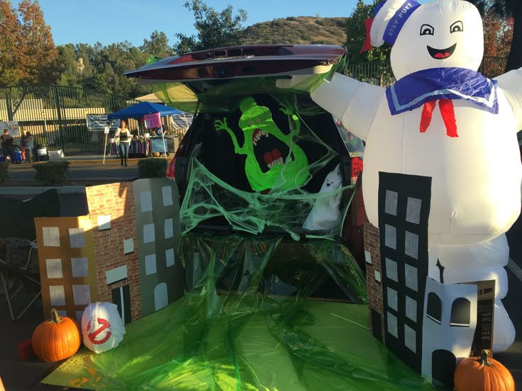 Ghostbusters Photo Stop Trunk or Treat Idea