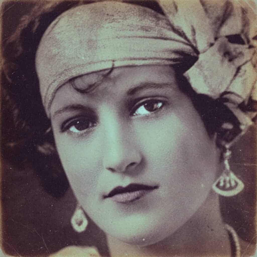 Restored historical portrait of Elena Hoyos.