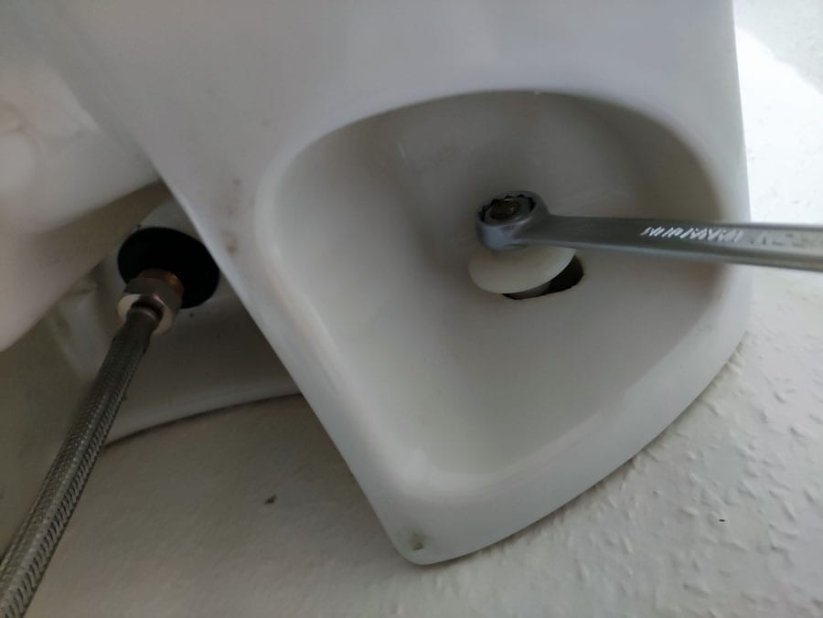 Waschbecken anschrauben