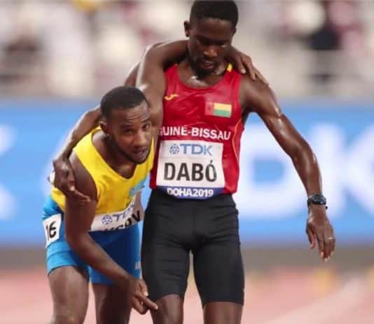 WATCH: Dabo helps Busby – 2019 IAAF Doha World Championships