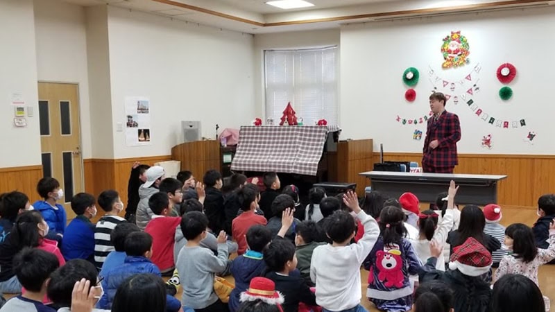 クリスマスイベントに華を添える!プロマジシャン・コンプレッサーの出張公演 5 マジック 富山