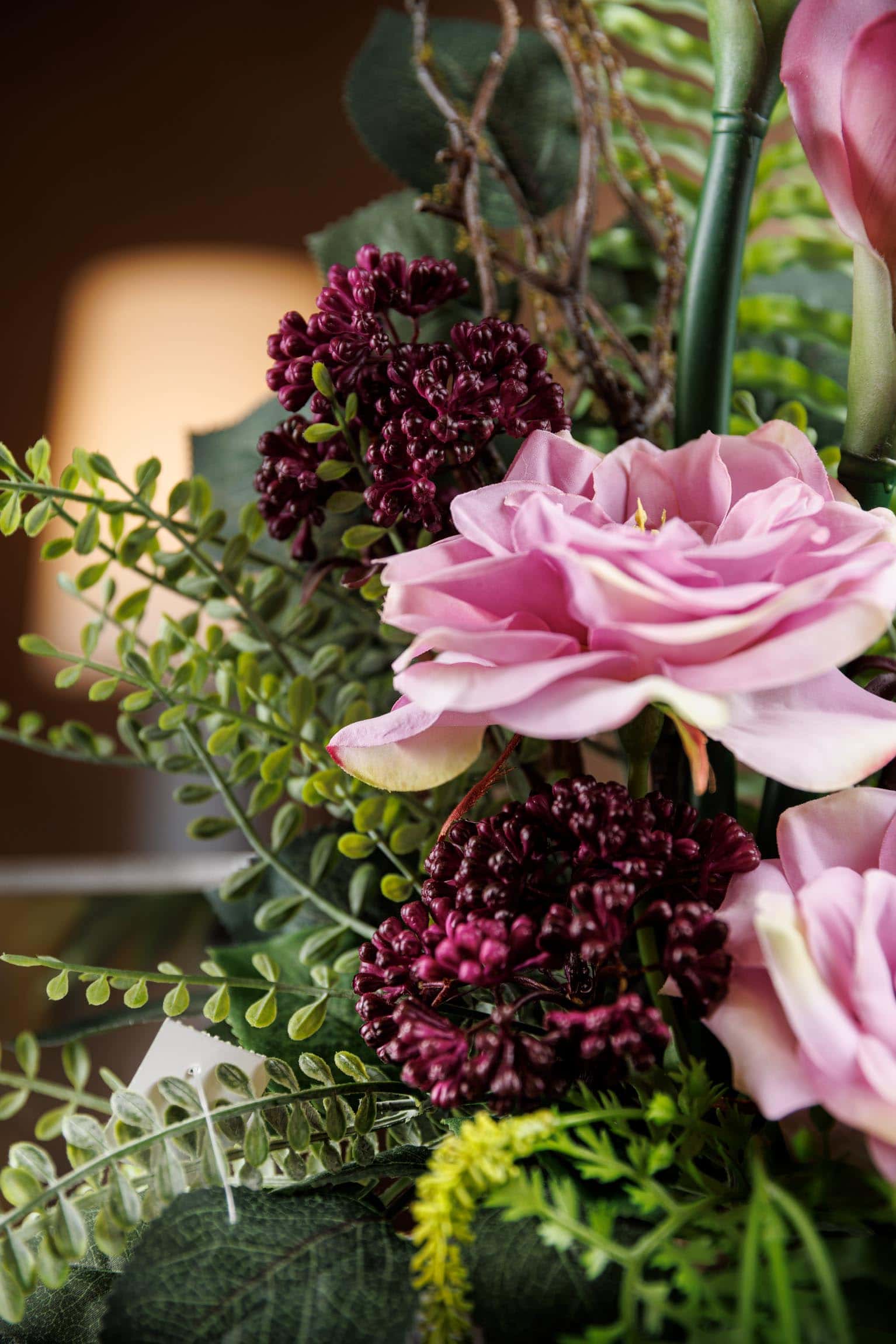 Composizione per cimitero con Calle: tributo indelebile ai tuoi cari, image size:1534x2300