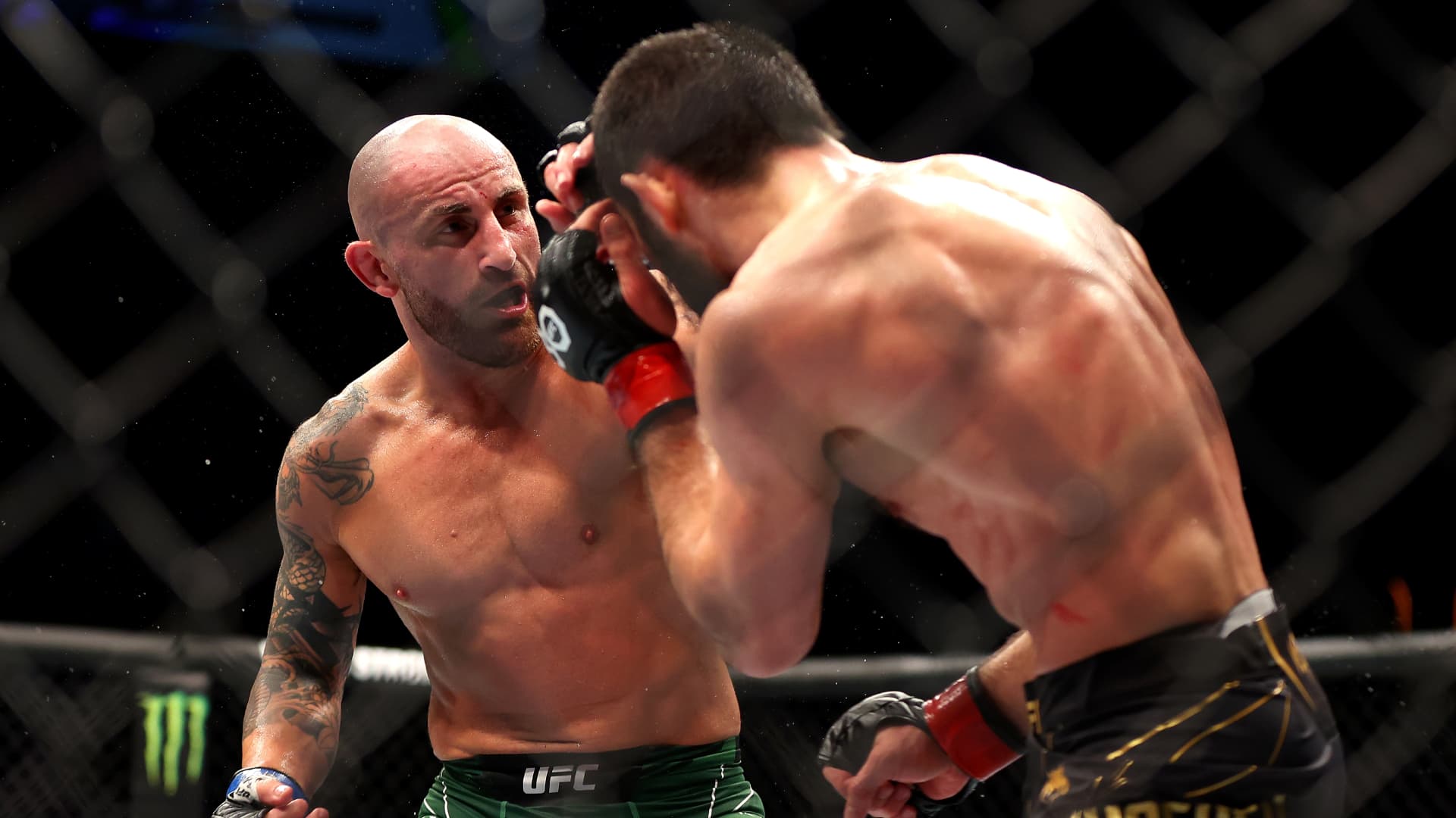 Alexander Volkanovski Reveals His โGameplanโ Against Islam For UFC 294