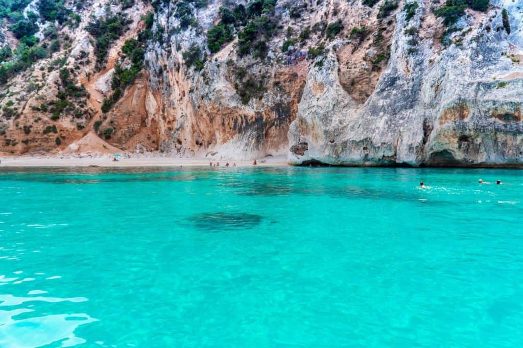 sardynia - groty i klify orosei