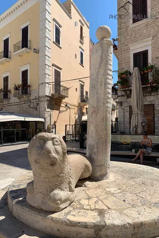 Die Schandsäule auf dem Marktplatz Baris