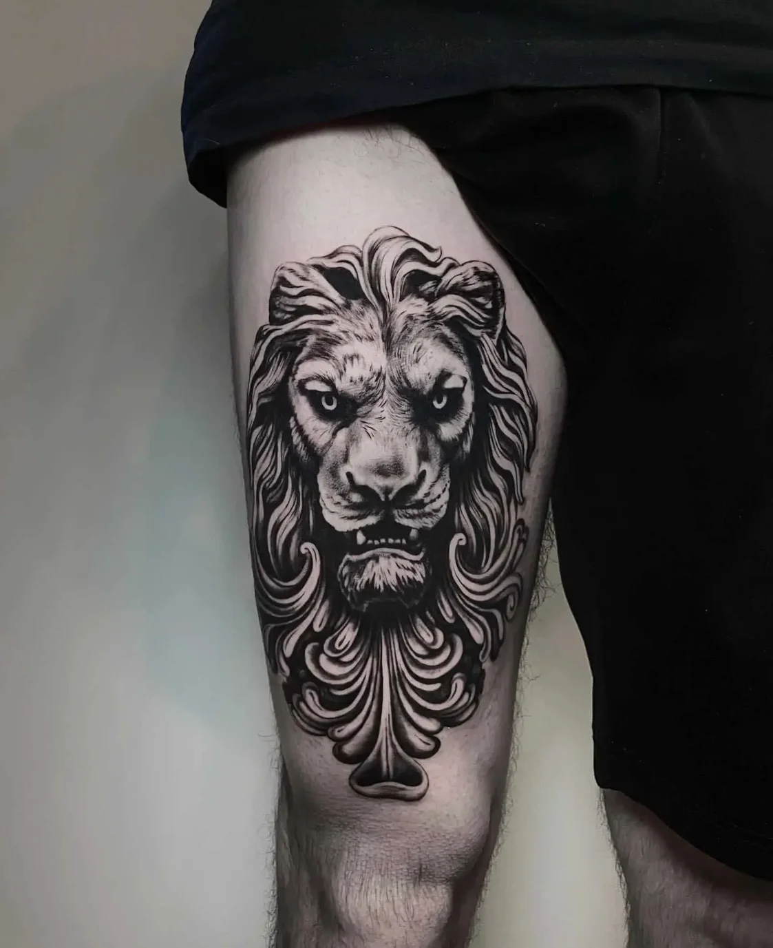 Stunning Side-of-Leg Tattoo Ideas