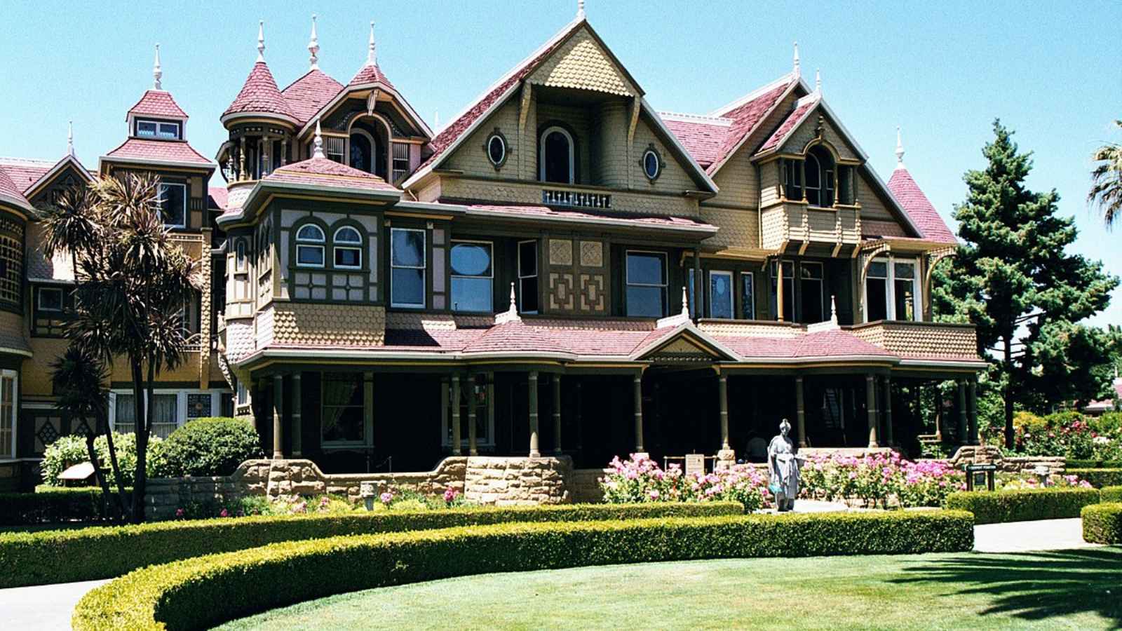 16 Strangest Architectural Marvels in the US