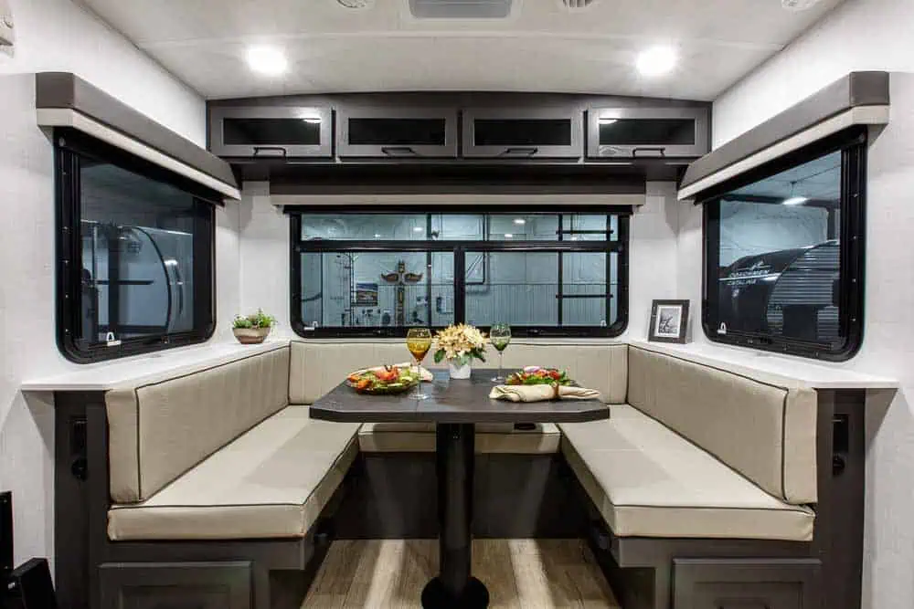 rear-dinette-travel-trailer-interior