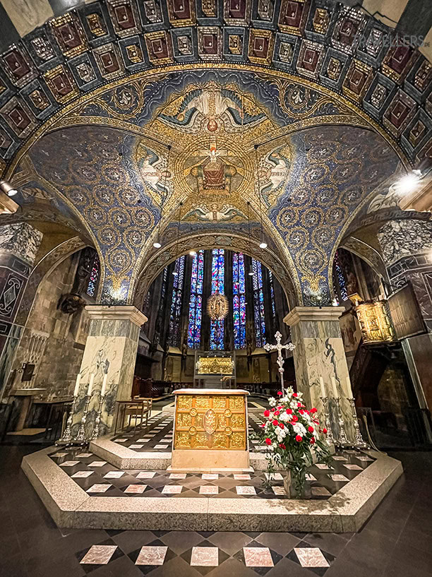 Der Aachener Dom von innen