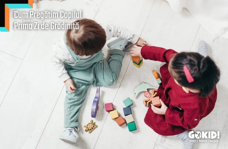 prima zi de gradinita cum pregatim copilul copii se joaca