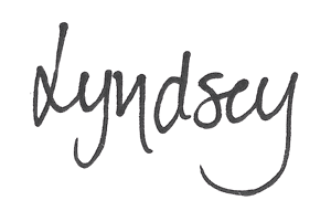 Stylized handwritten name 'Lyndsey'