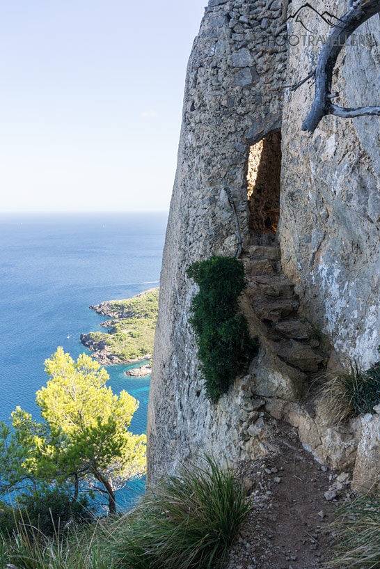 Durchgang zum Mirador de Penya des Migdia