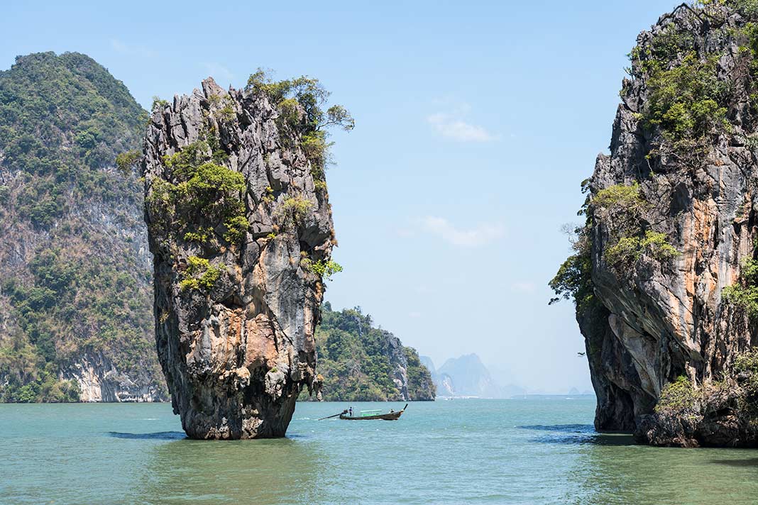Die bekannte Felsnadel vor der "James-Bond-Insel" Khao Phing Kan