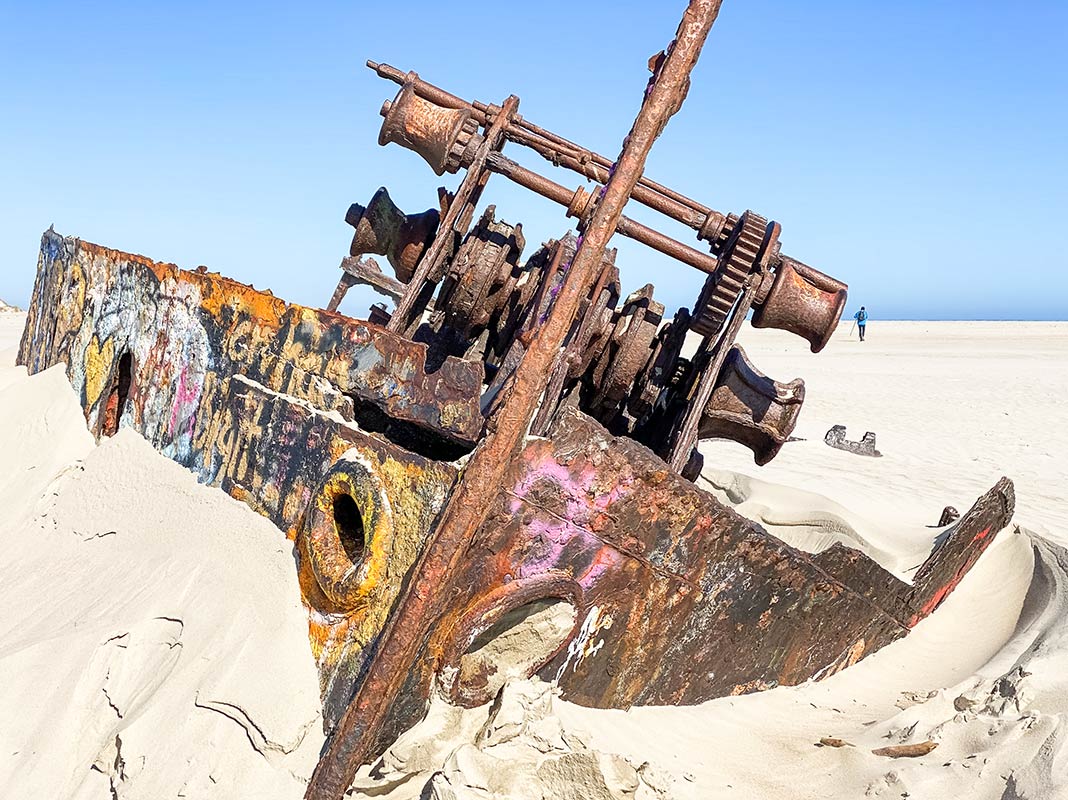 Sagenhafte Fotos kannst du am Wrack am Strand Norderneys machen