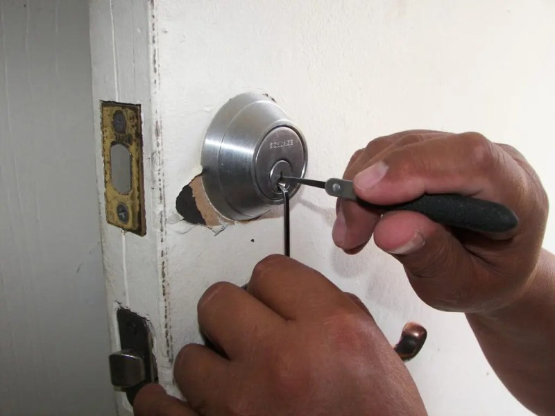 How to Open a Door Lock Without a Key | Rapid Locksmith
