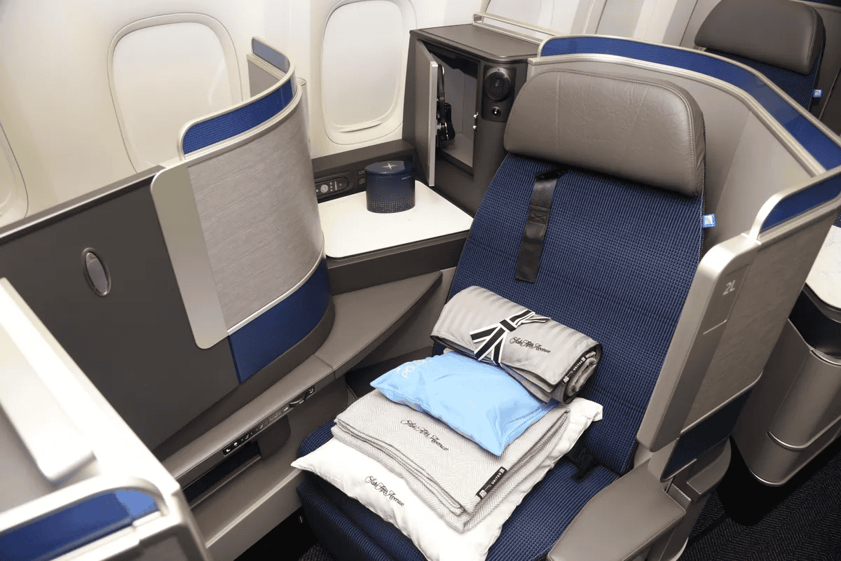United First Class Perks and United Airlines Business Class Benefits: What First-Time Premium Flyers Should Expect 5 United offers upgraded bedding, Saks Fifth Avenue textiles, amenity kits, and a cabin layout designed for sleep